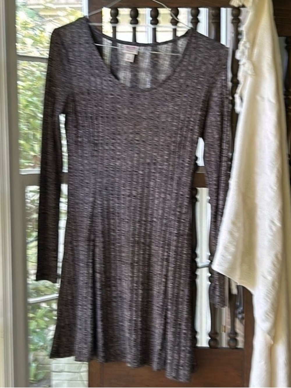 Ribbed Fit Flare Knit Tan & Black Scoop Neck Long Sleeve Favorite EUC - Picture 2 of 6